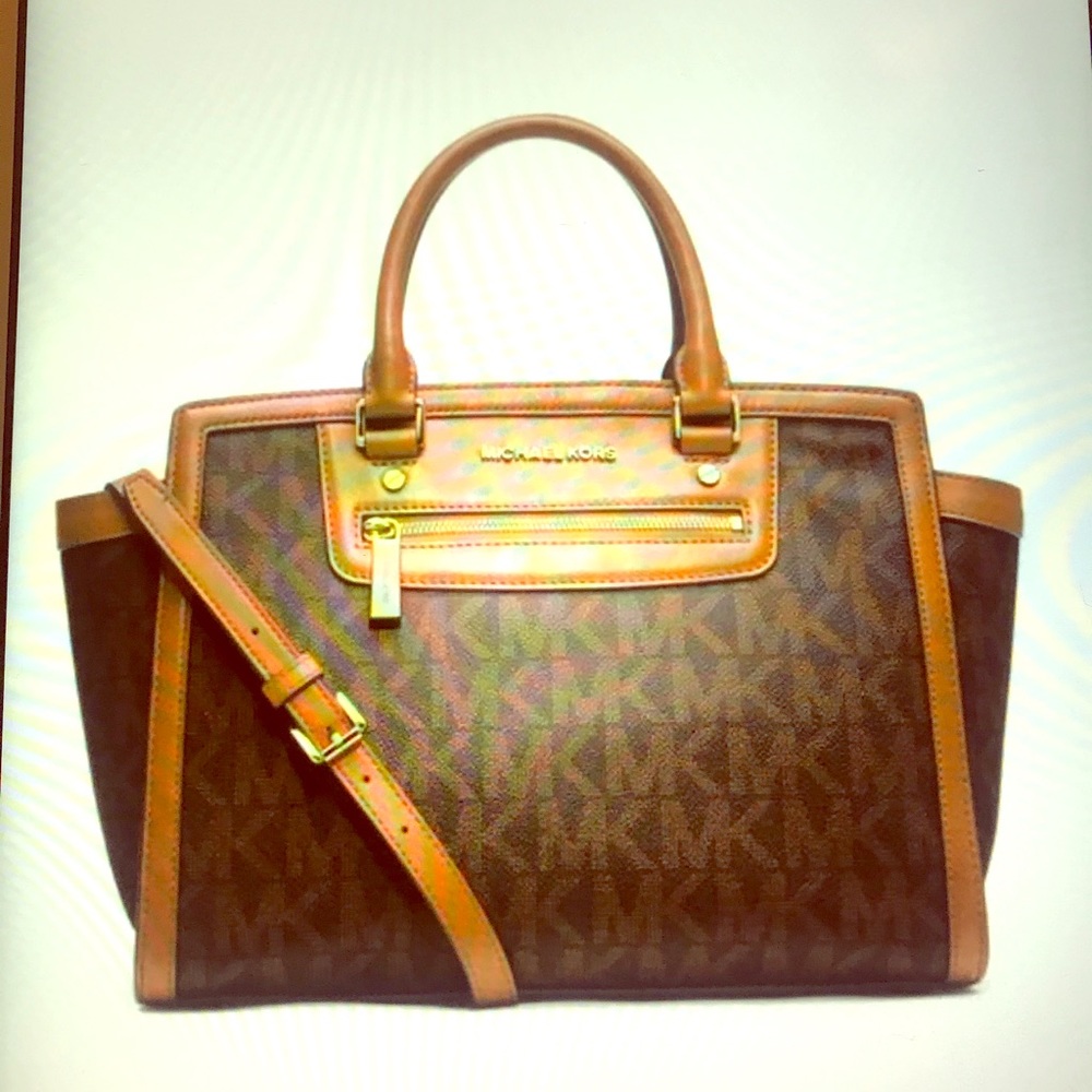 SOLD‼️Michael Kors Selma large monogram logo tote
